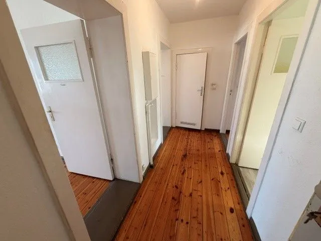 Altbaucharme mit Raum für frische Ideen - 3-Zimmer Wohnung in Moabit! — photo 1